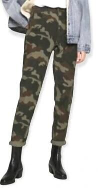 American Eagle Camo Courduroy Pant Size 00
